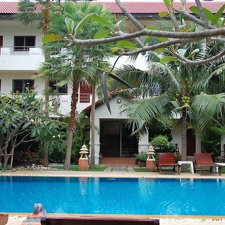 Sirikarn Residence & Luxury Apartments Pattaya Bagian luar foto