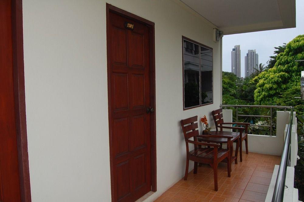 Sirikarn Residence & Luxury Apartments Pattaya Bagian luar foto