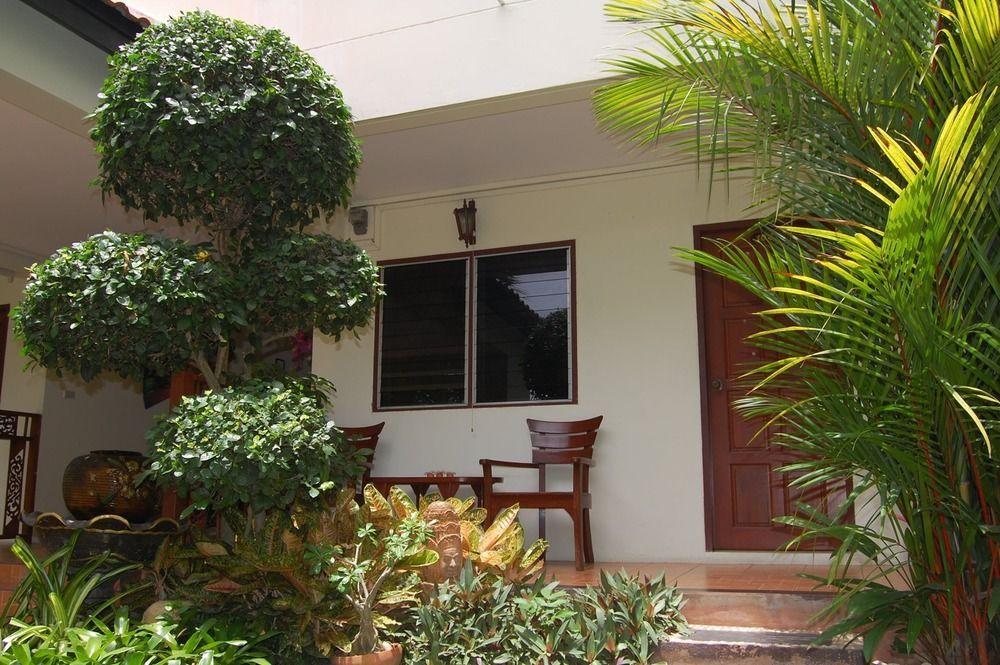 Sirikarn Residence & Luxury Apartments Pattaya Bagian luar foto